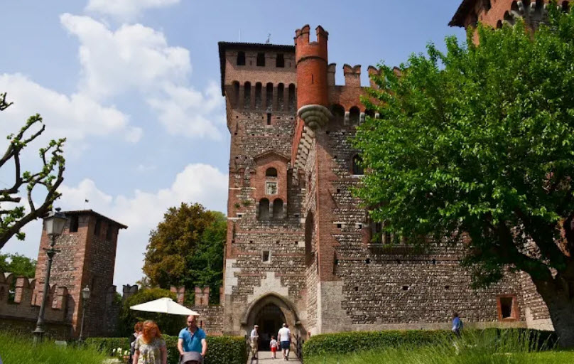 Castello Bonoris, Italy